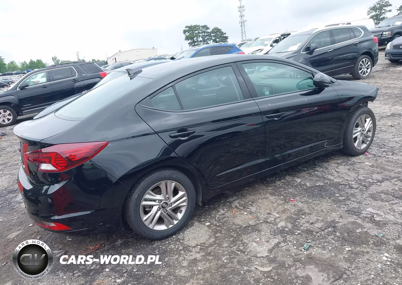 2019 Hyundai Elantra Value Edition VIN:KMHD84LF6KU811956 - 4