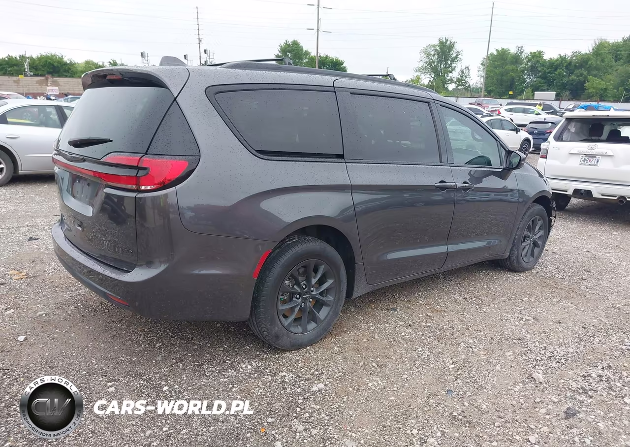 2022 Chrysler Pacifica Touring L Awd VIN:2C4RC3BG7NR156379 - 4