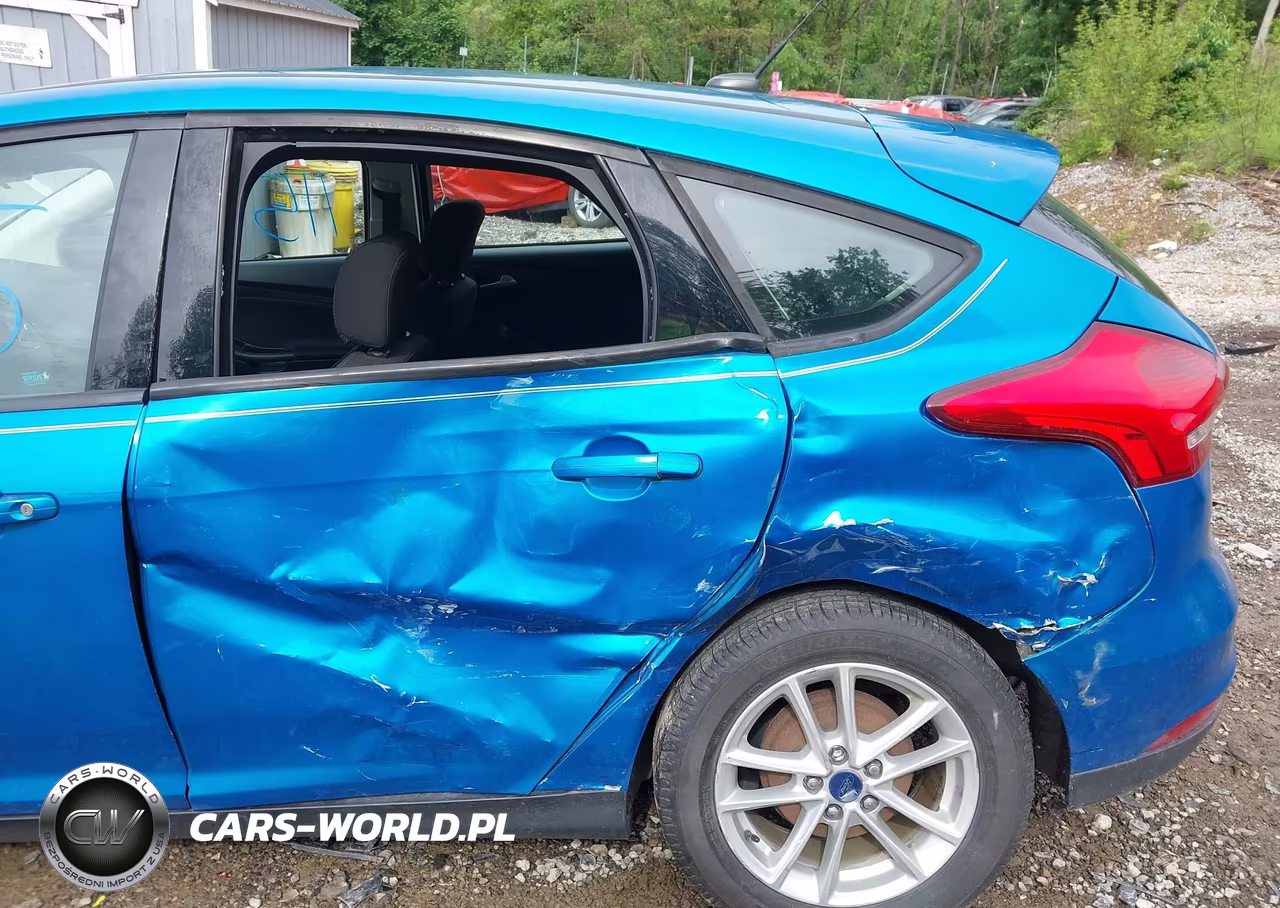 2017 Ford Focus Se VIN:1FADP3K28HL252981 - 6