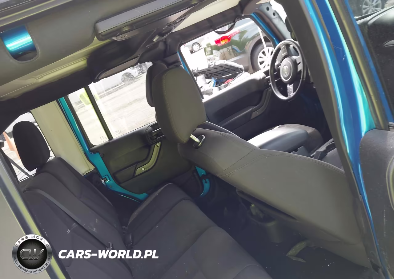 2016 Jeep Wrangler Unlimited Sport VIN:1C4BJWDG9GL301181 - 8