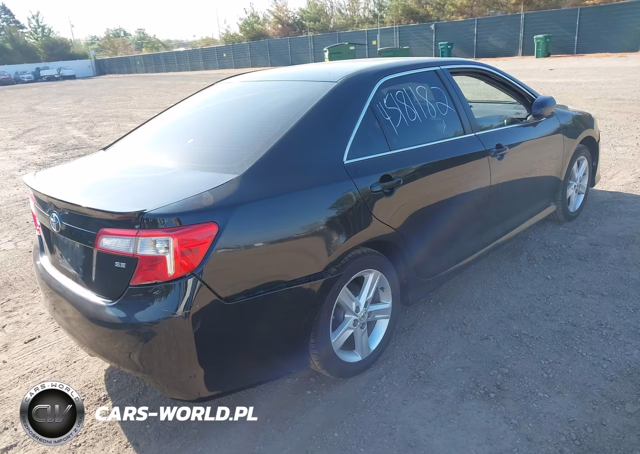 2014 Toyota Camry Se VIN:4T1BF1FK0EU431469 - 4