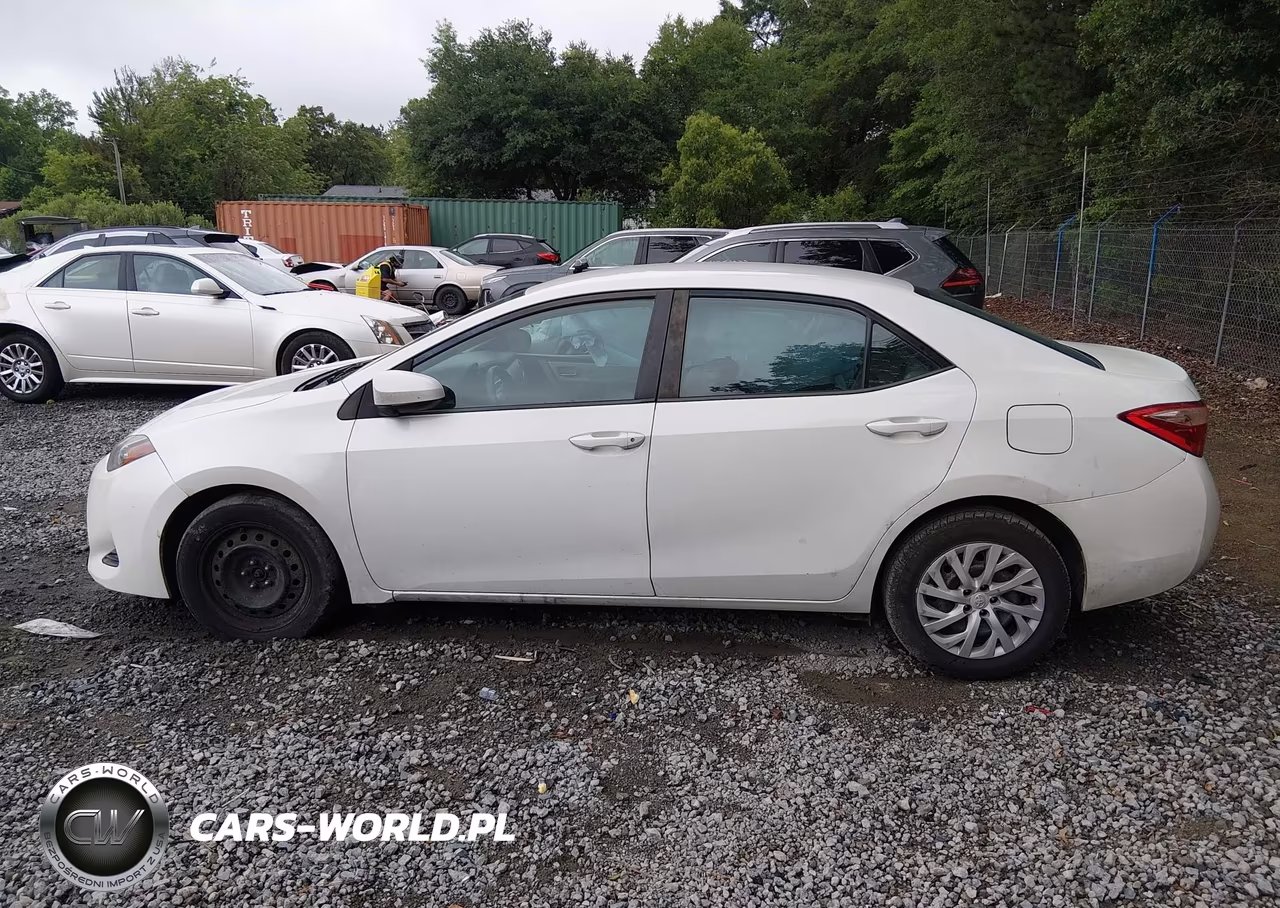 2019 Toyota Corolla Le VIN:5YFBURHE4KP885345 - 14