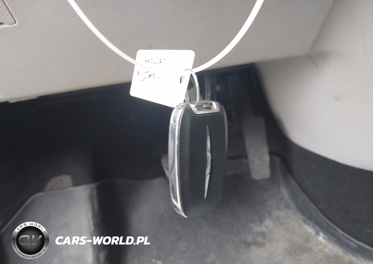 2019 Chrysler Pacifica Touring L VIN:2C4RC1BG0KR526040 - 11