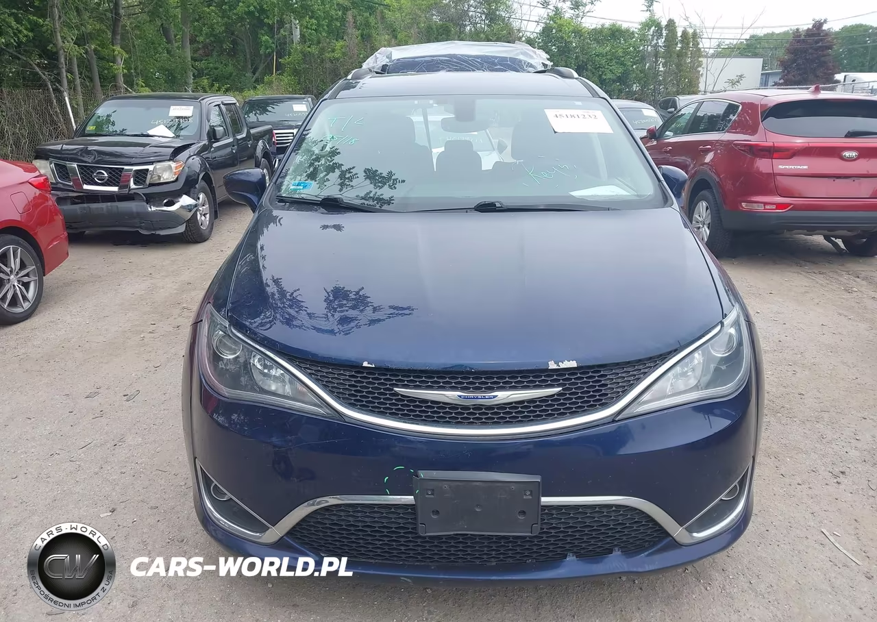 2019 Chrysler Pacifica Touring L VIN:2C4RC1BG0KR526040 - 12