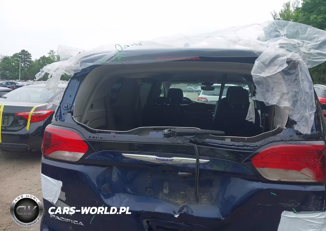 2019 Chrysler Pacifica Touring L VIN:2C4RC1BG0KR526040 - 18