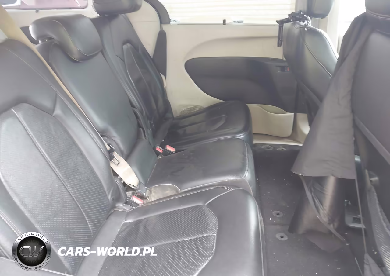 2019 Chrysler Pacifica Touring L VIN:2C4RC1BG0KR526040 - 8