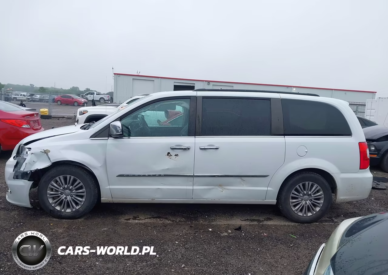 2016 Chrysler Town & Country Touring-L Anniversary Edition VIN:2C4RC1CG4GR132840 - 14