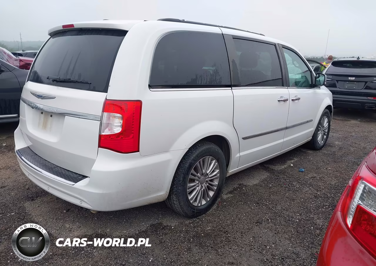 2016 Chrysler Town & Country Touring-L Anniversary Edition VIN:2C4RC1CG4GR132840 - 4
