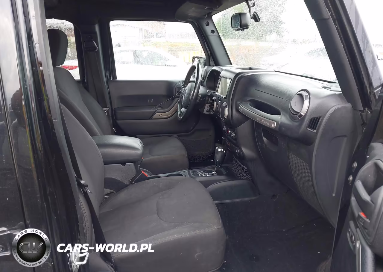 2016 Jeep Wrangler Unlimited Sport VIN:1C4BJWDG3GL286936 - 5
