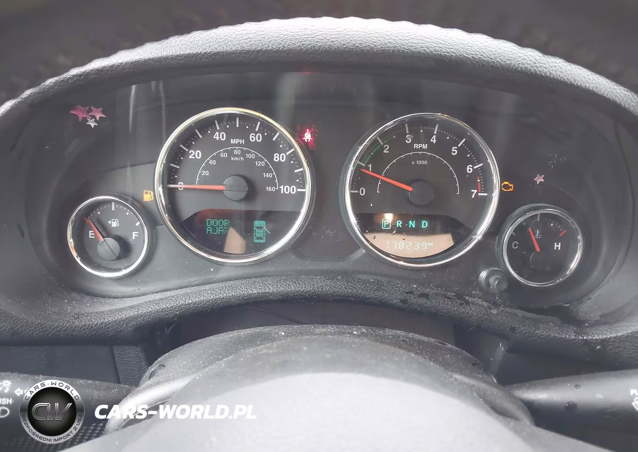 2016 Jeep Wrangler Unlimited Sport VIN:1C4BJWDG3GL286936 - 7