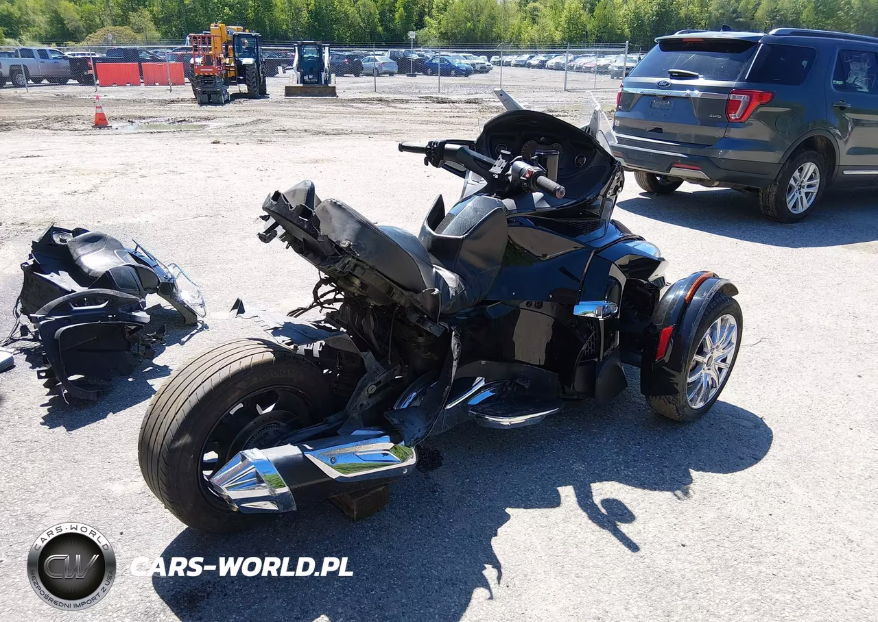 2015 Can-Am Spyder Roadster Rt-Rt-S-S Series-Ltd VIN:2BXNBDD28FV003754 - 17
