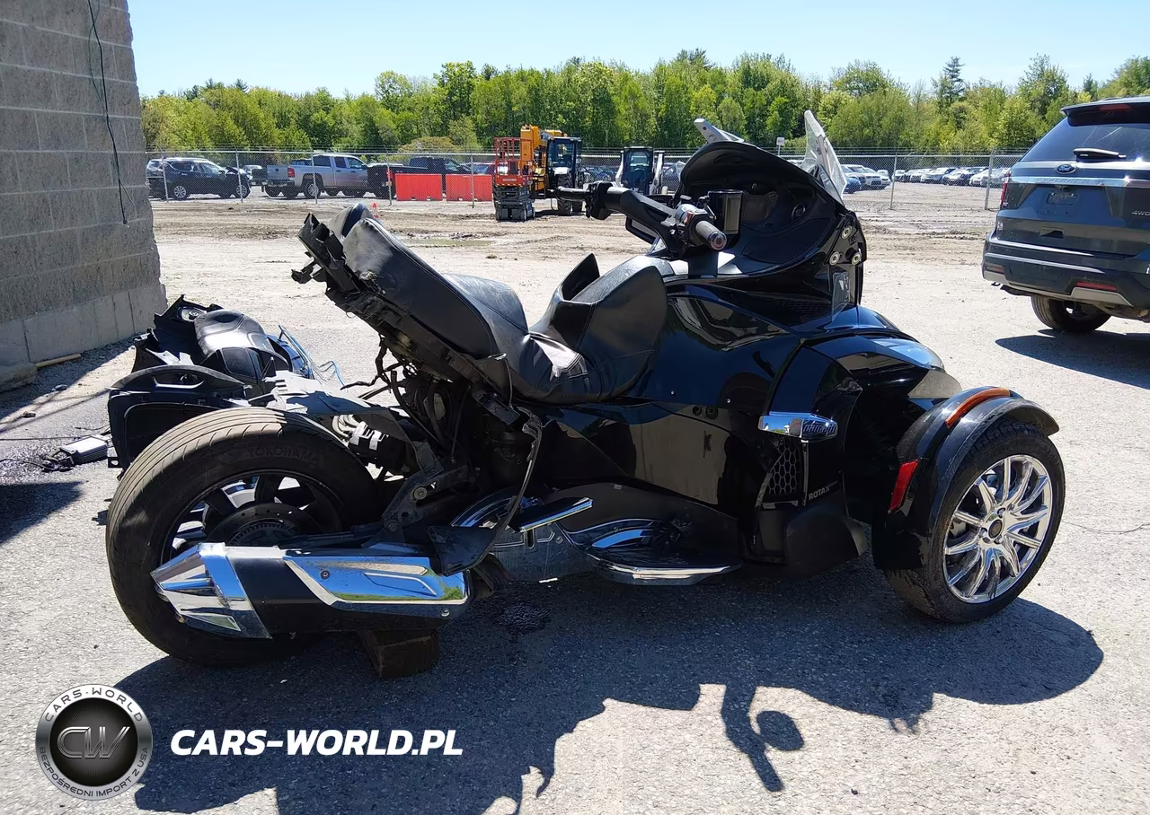 2015 Can-Am Spyder Roadster Rt-Rt-S-S Series-Ltd VIN:2BXNBDD28FV003754 - 4