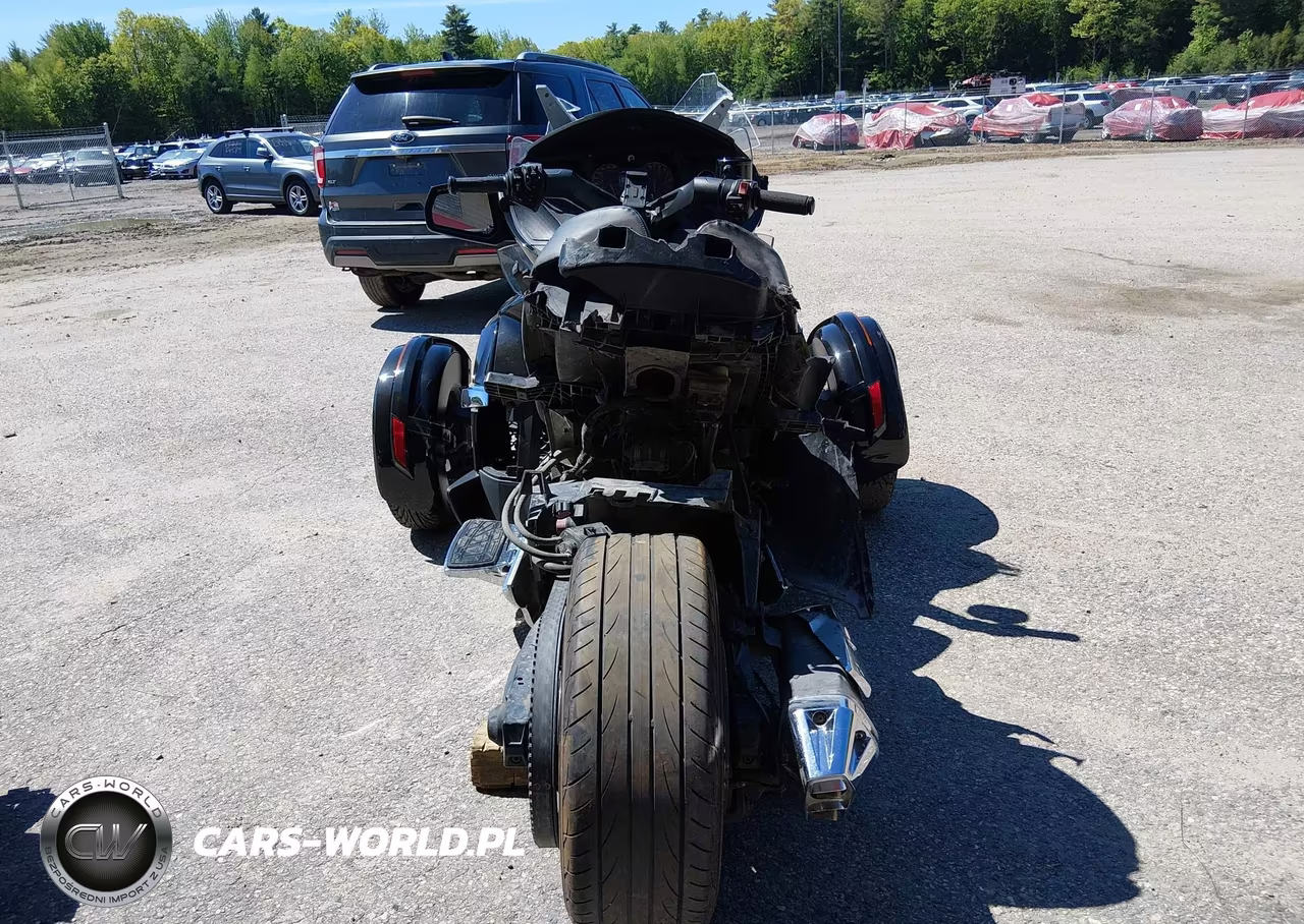 2015 Can-Am Spyder Roadster Rt-Rt-S-S Series-Ltd VIN:2BXNBDD28FV003754 - 6