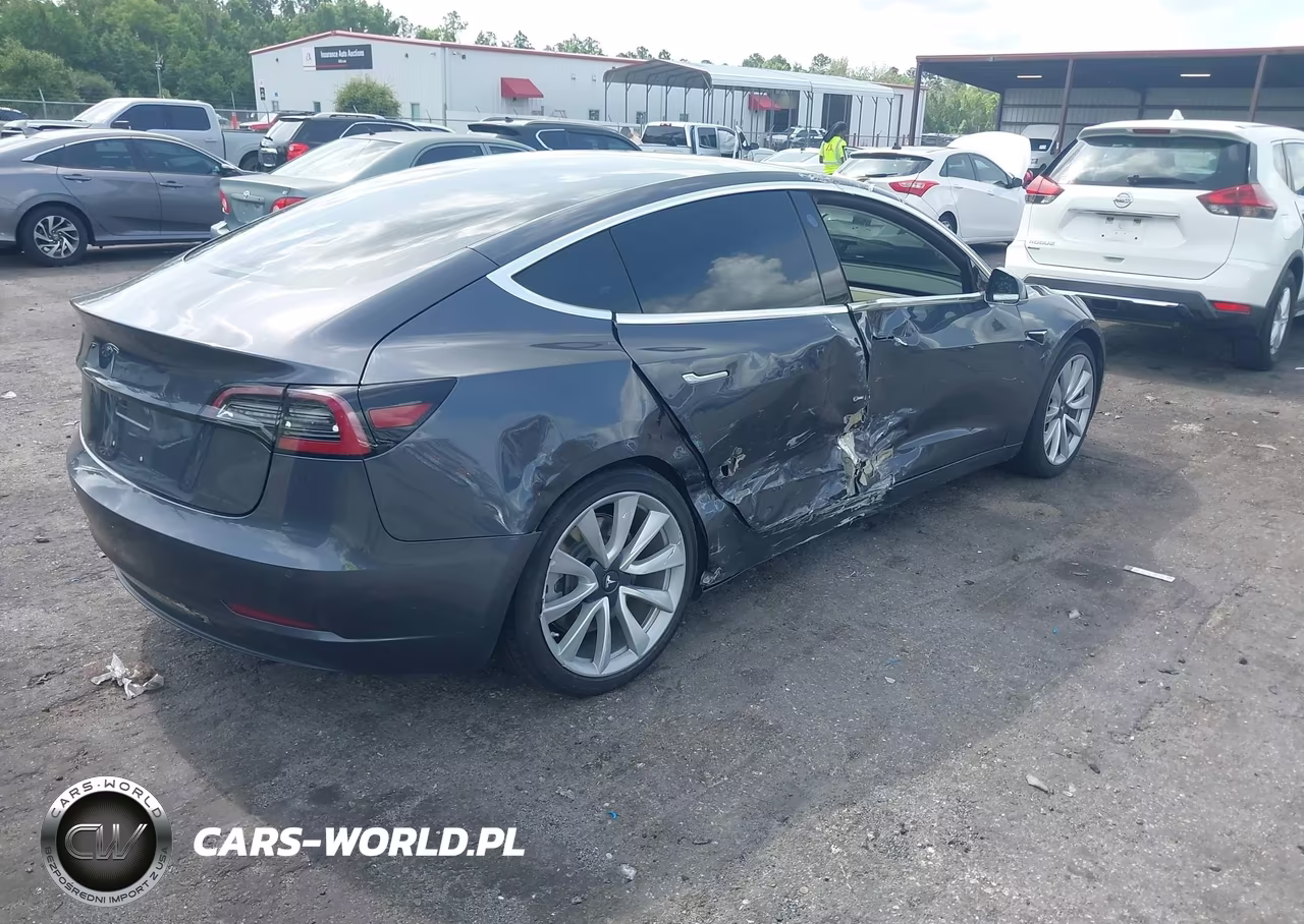 2018 Tesla Model 3 Long Range-Performance VIN:5YJ3E1EB0JF121211 - 4