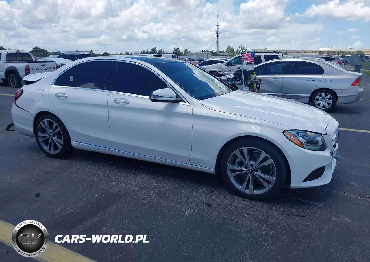 2018 Mercedes-Benz C 300 – zdjęcie 1 z 16