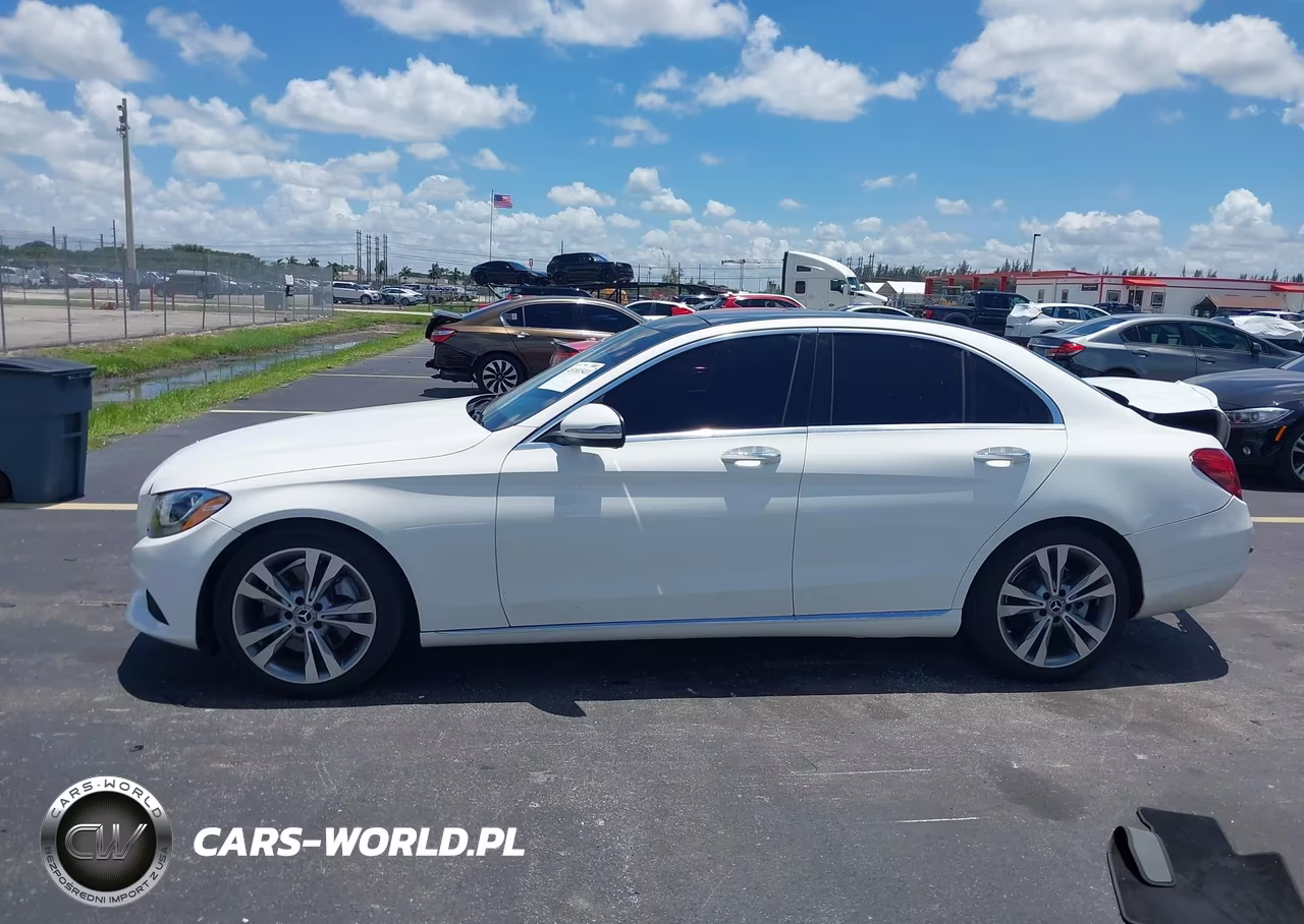 2018 Mercedes-Benz C 300 VIN:55SWF4JB9JU279093 - 14