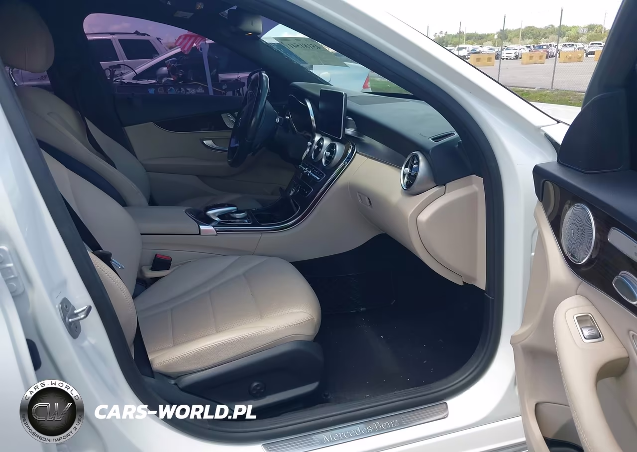 2018 Mercedes-Benz C 300 VIN:55SWF4JB9JU279093 - 5