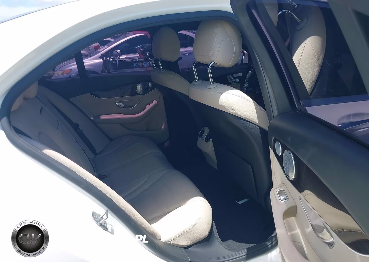 2018 Mercedes-Benz C 300 VIN:55SWF4JB9JU279093 - 8