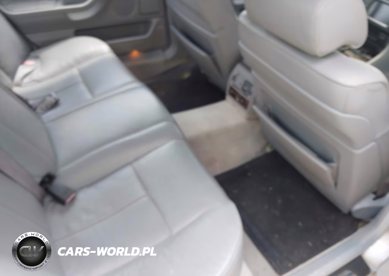 2001 BMW 740Il VIN:WBAGH834X1DP25309 - 8