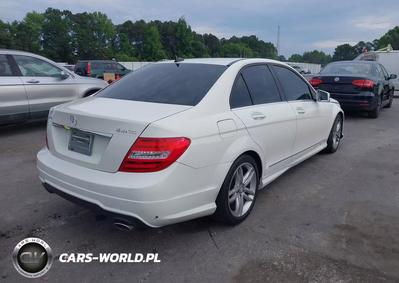 2012 Mercedes-Benz C 300 Sport 4Matic VIN:WDDGF8BB3CA727227 - 4