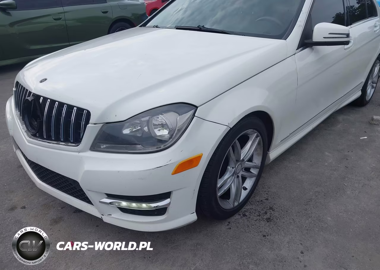 2012 Mercedes-Benz C 300 Sport 4Matic VIN:WDDGF8BB3CA727227 - 6
