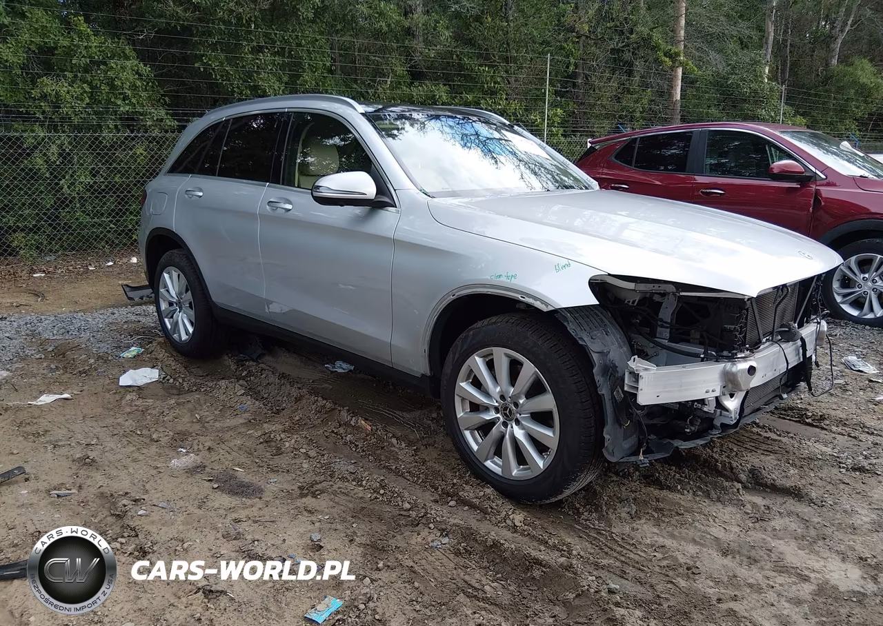 2020 Mercedes-Benz Glc 300 4Matic – zdjęcie 1 z 17