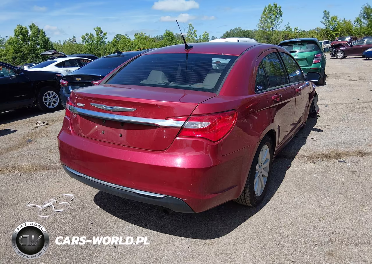 2011 Chrysler 200 Touring VIN:1C3BC1FB1BN535895 - 4