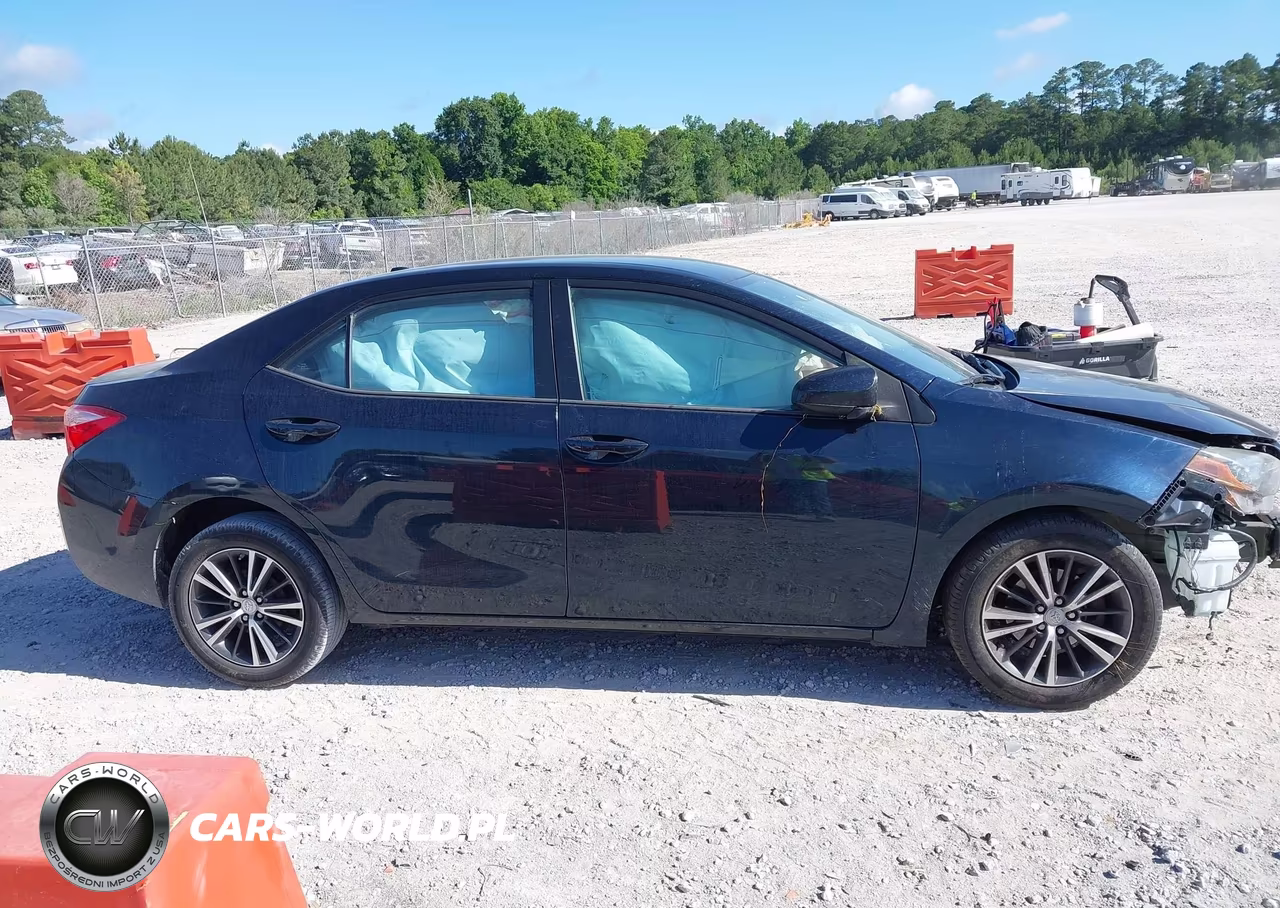 2018 Toyota Corolla Le VIN:5YFBURHE6JP831625 - 13