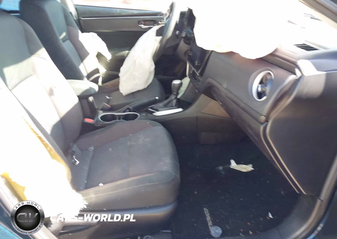 2018 Toyota Corolla Le VIN:5YFBURHE6JP831625 - 5