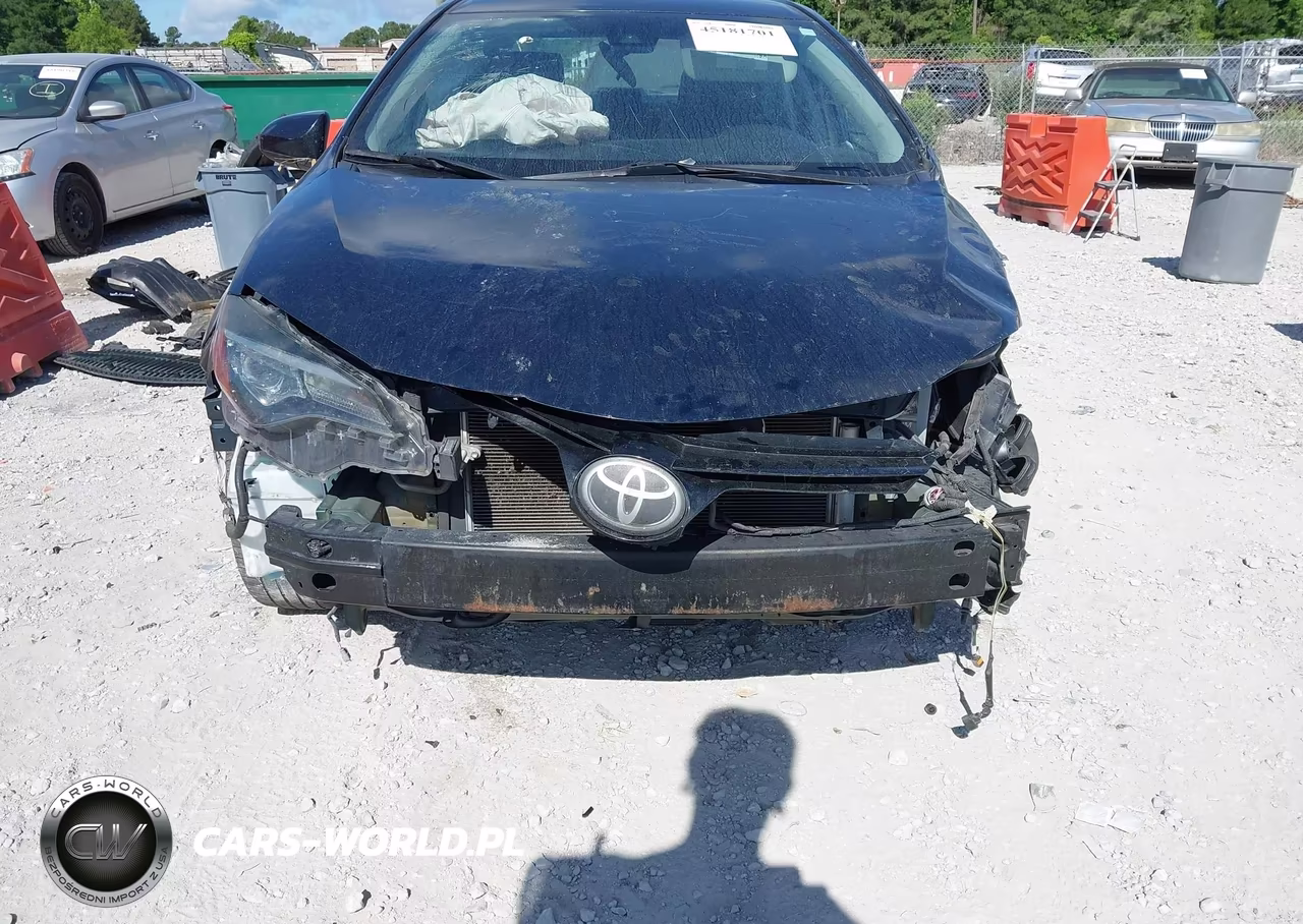 2018 Toyota Corolla Le VIN:5YFBURHE6JP831625 - 6
