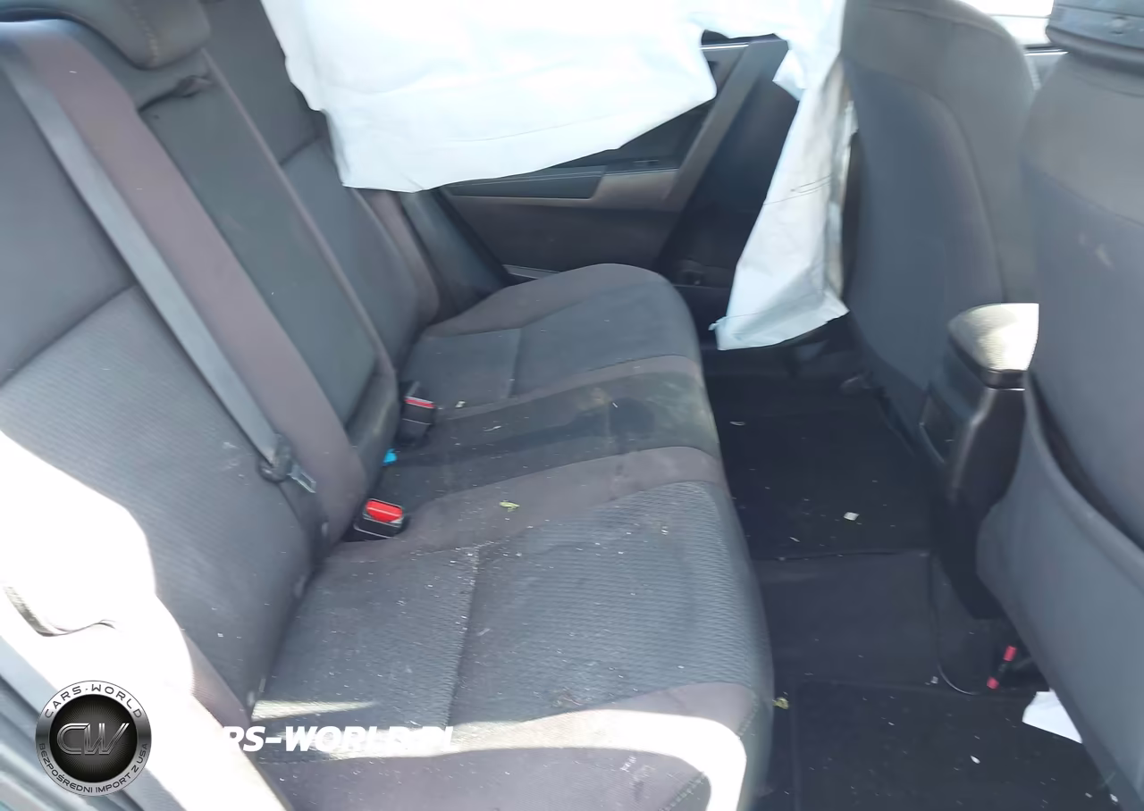 2018 Toyota Corolla Le VIN:5YFBURHE6JP831625 - 8