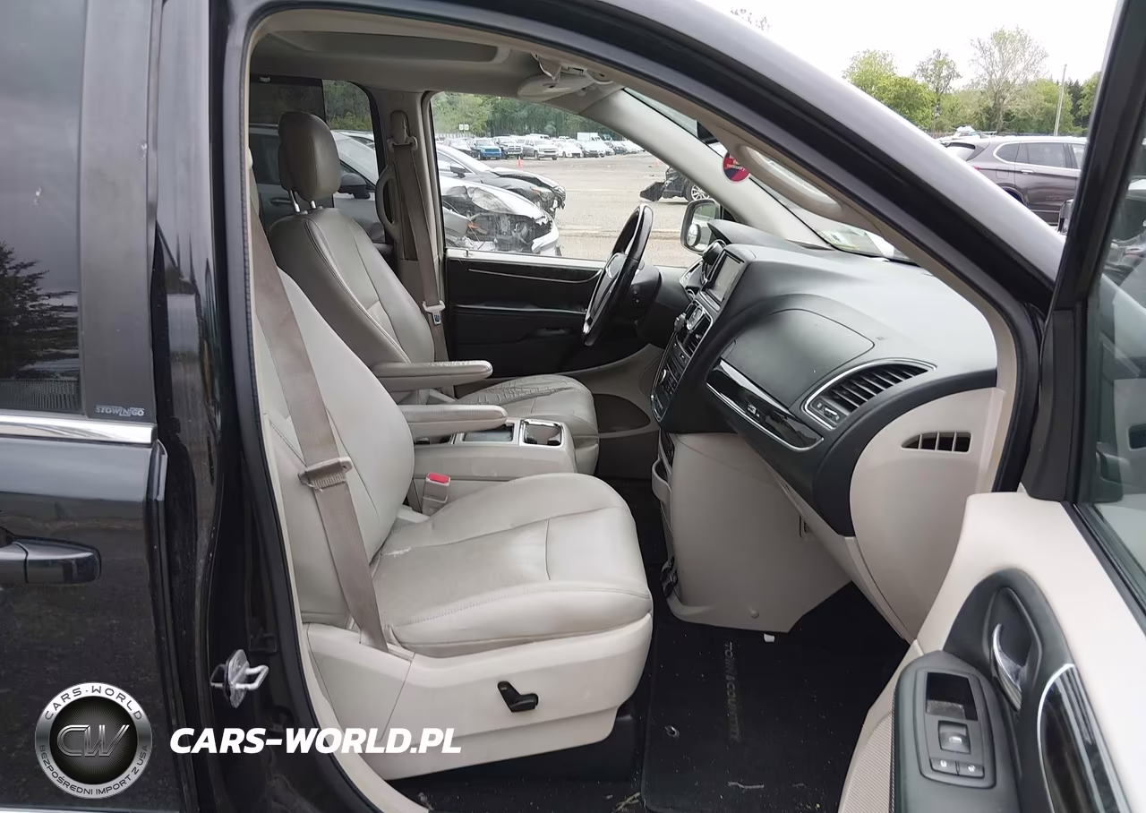 2012 Chrysler Town & Country Touring-L VIN:2C4RC1CG5CR118357 - 5