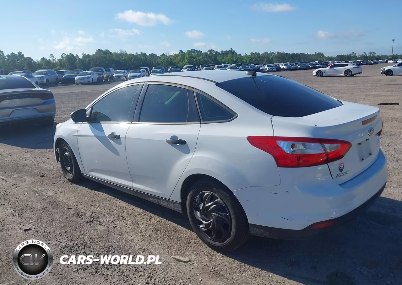 2012 Ford Focus S VIN:1FAHP3E25CL274488 - 3
