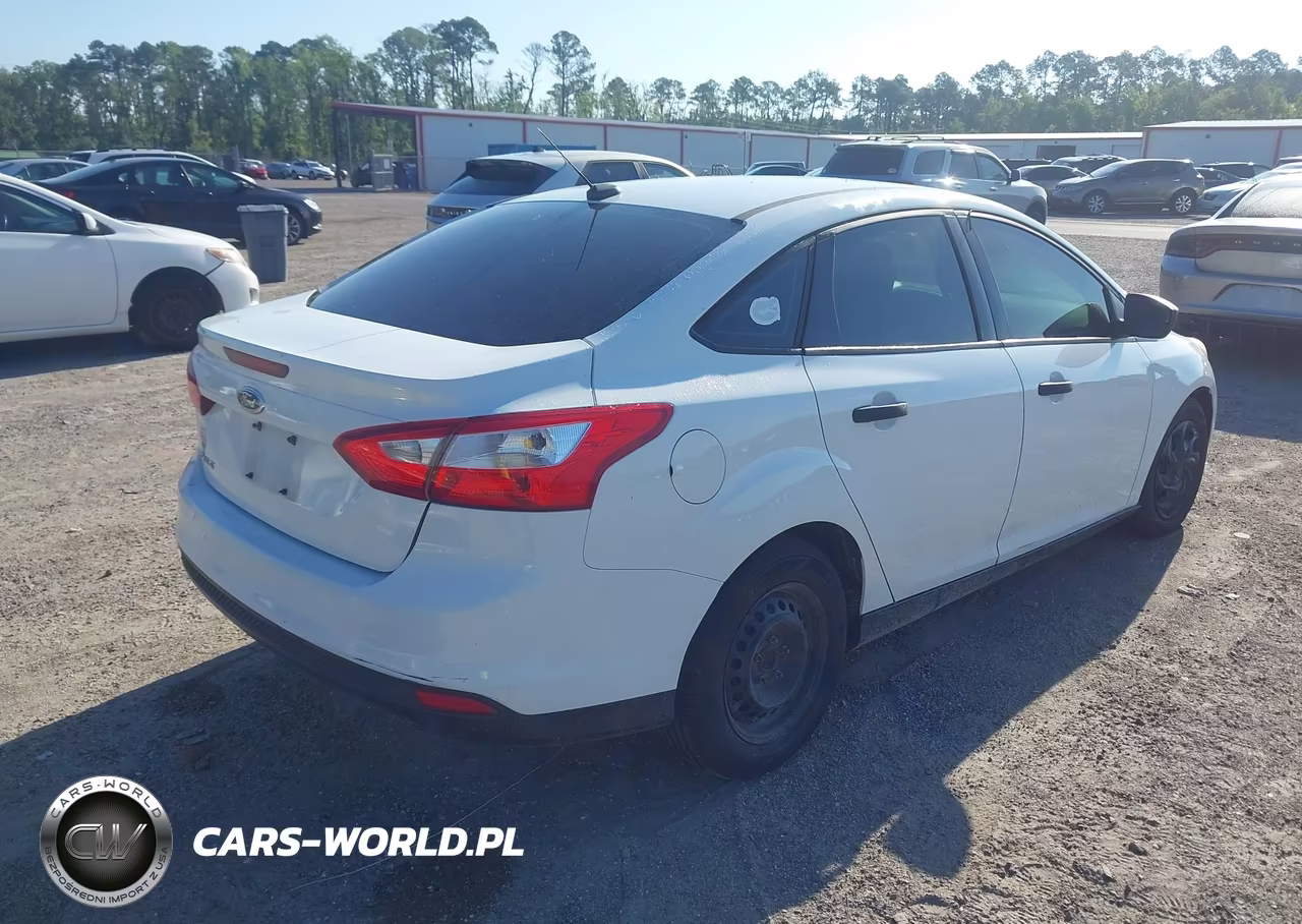 2012 Ford Focus S VIN:1FAHP3E25CL274488 - 4