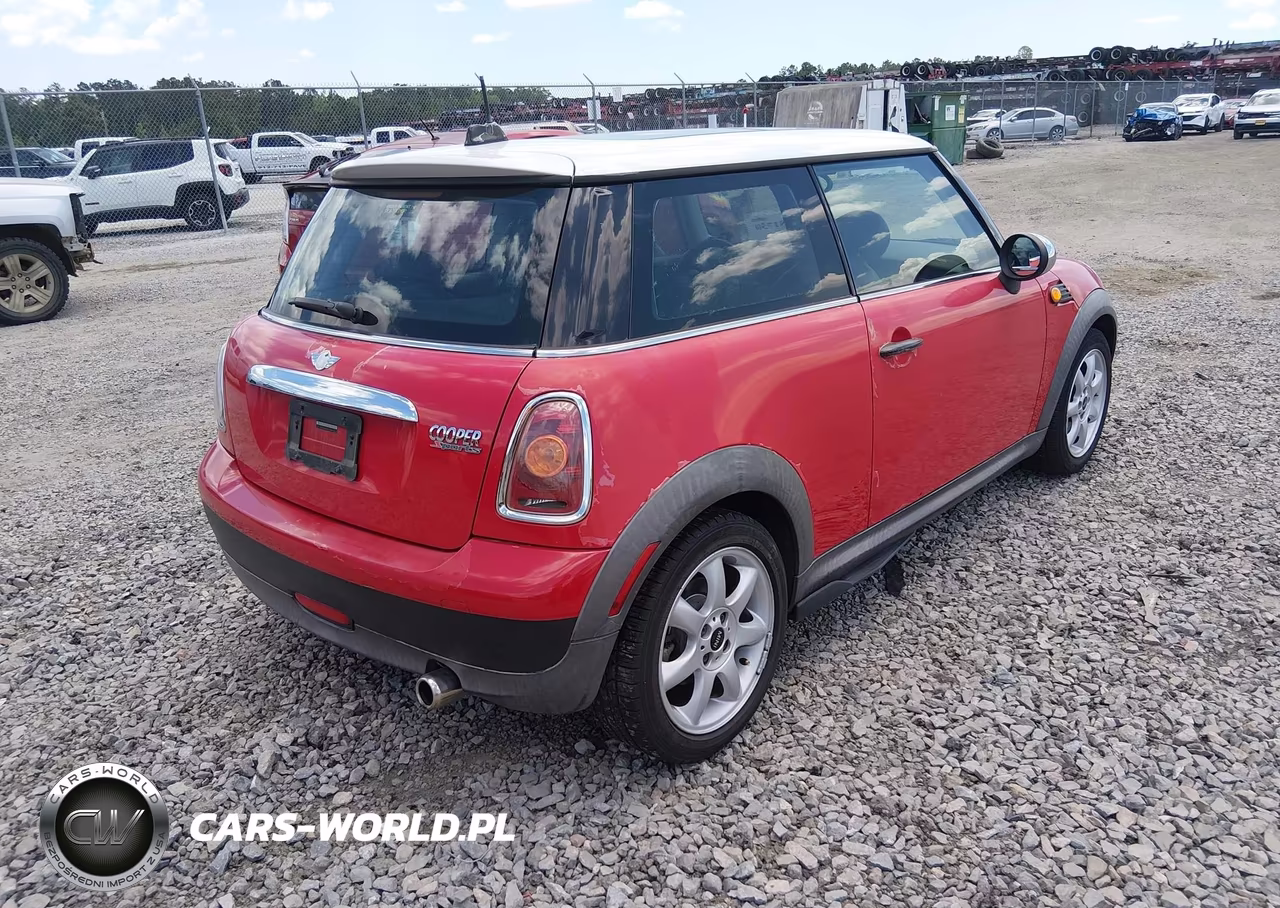 2007 Mini Cooper VIN:WMWMF33557TT54806 - 4