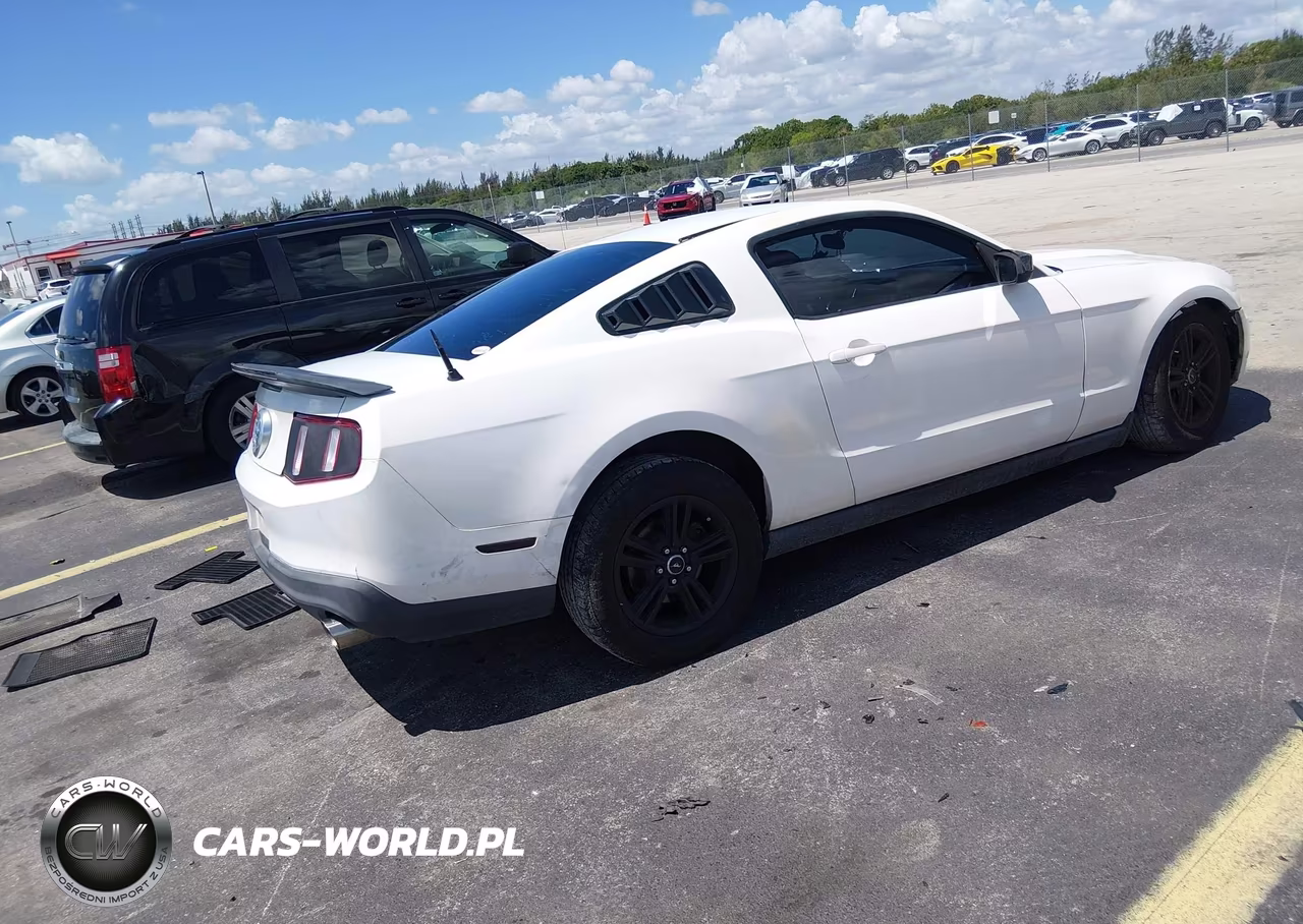 2012 Ford Mustang V6 VIN:1ZVBP8AMXC5244652 - 4