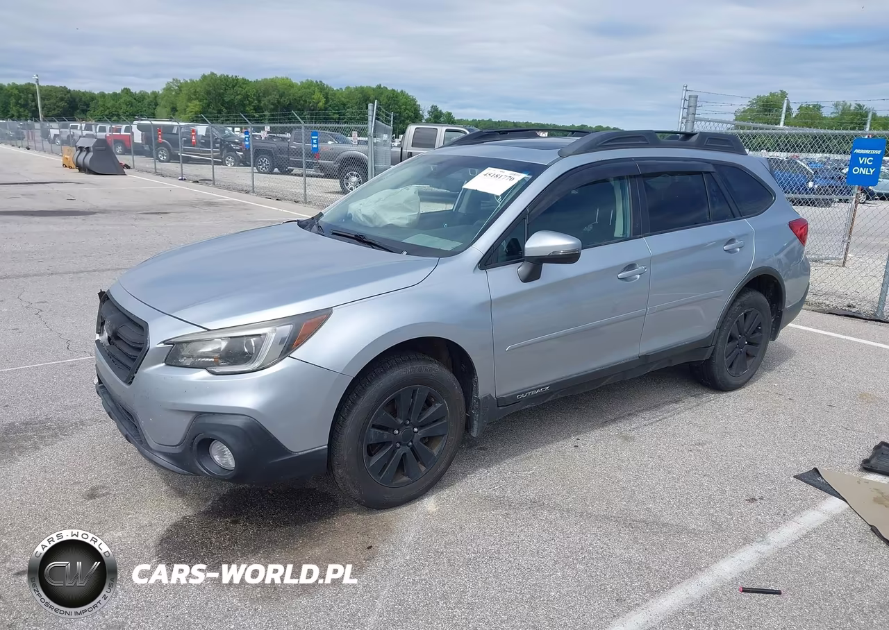 2018 Subaru Outback 2.5I Premium VIN:4S4BSAHC6J3305764 - 2