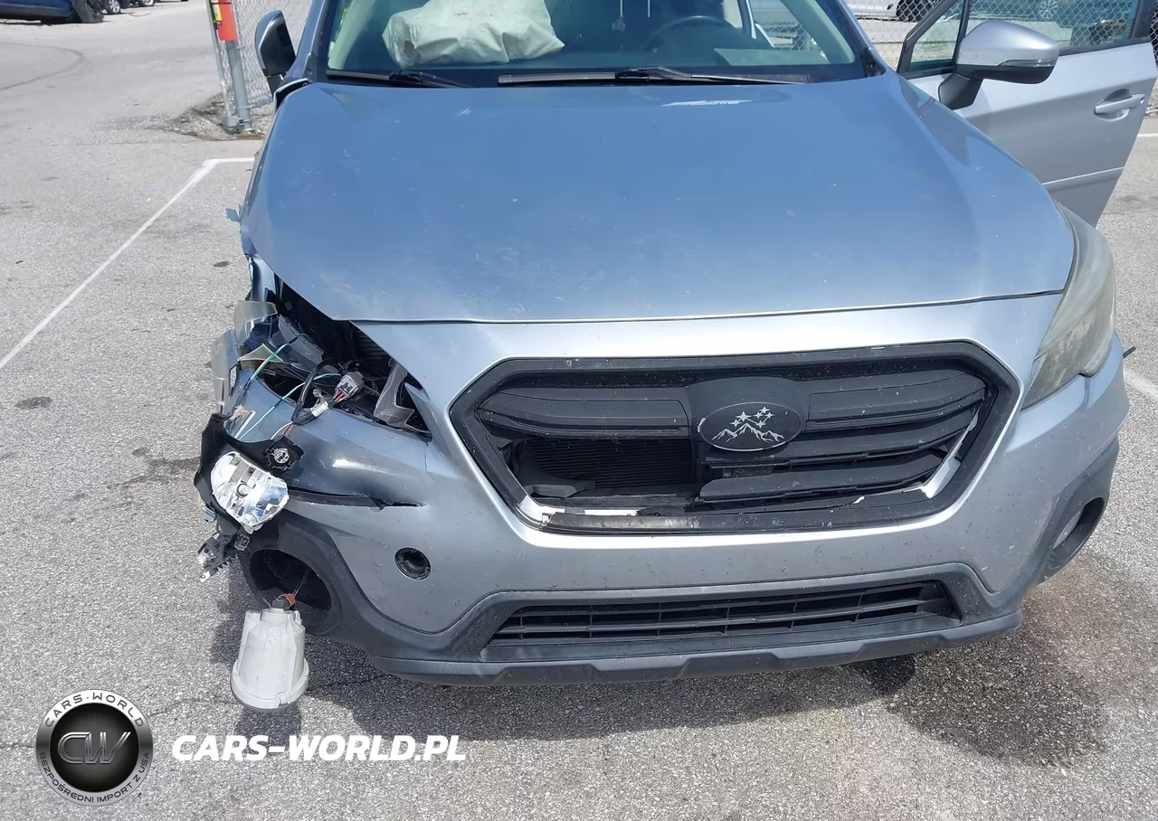 2018 Subaru Outback 2.5I Premium VIN:4S4BSAHC6J3305764 - 6