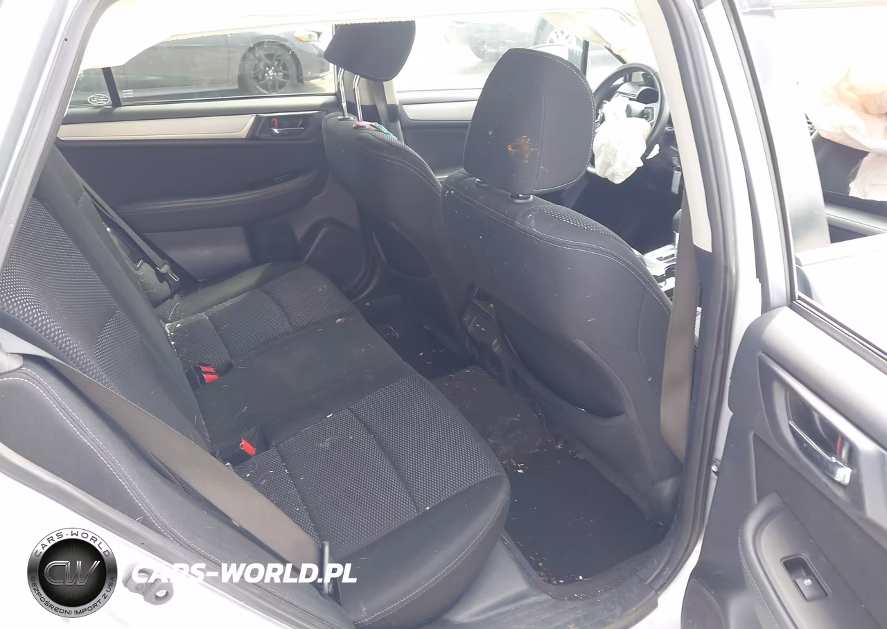 2018 Subaru Outback 2.5I Premium VIN:4S4BSAHC6J3305764 - 8