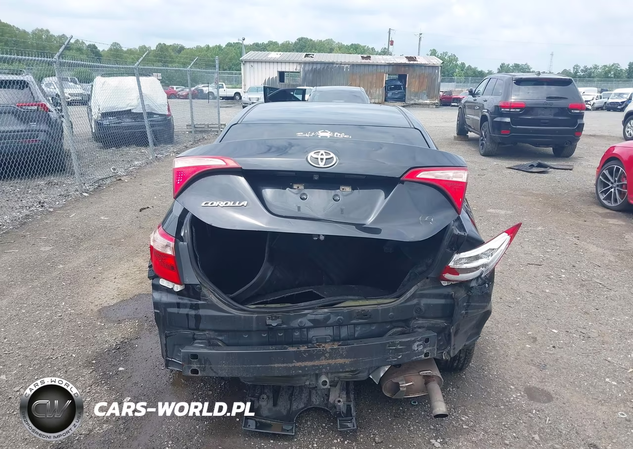 2018 Toyota Corolla Le VIN:5YFBURHE4JP839089 - 17