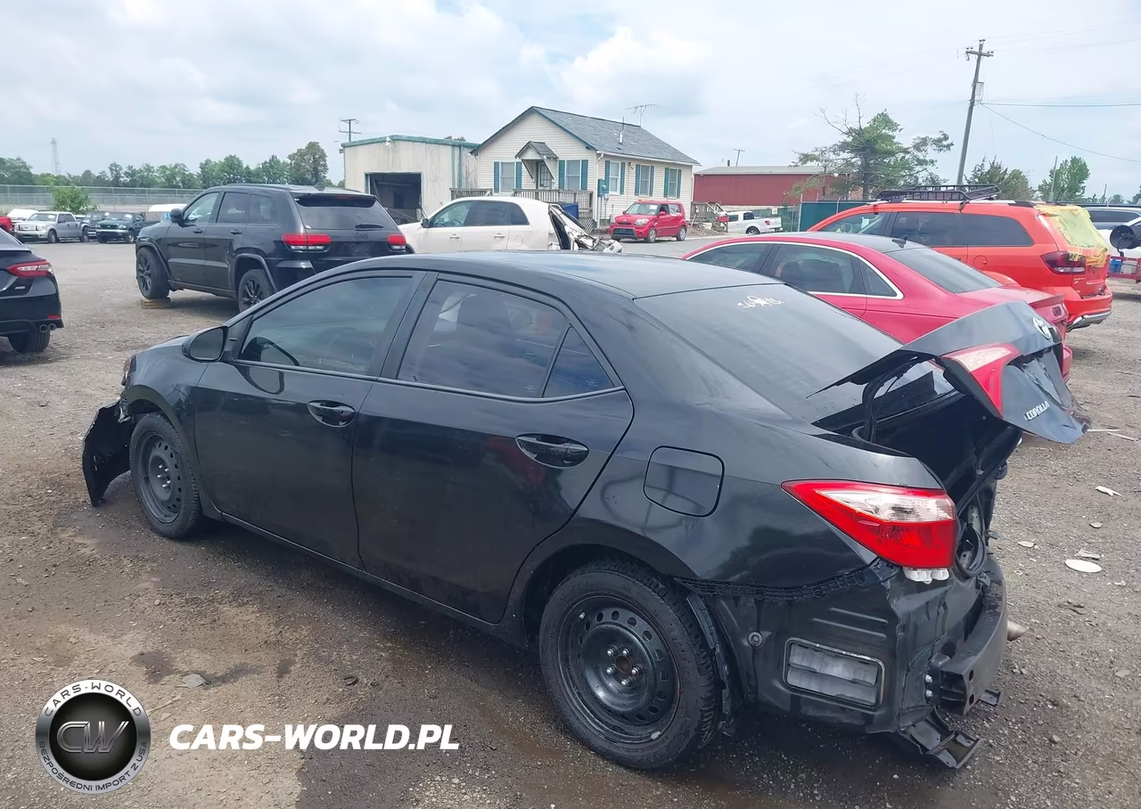 2018 Toyota Corolla Le VIN:5YFBURHE4JP839089 - 3