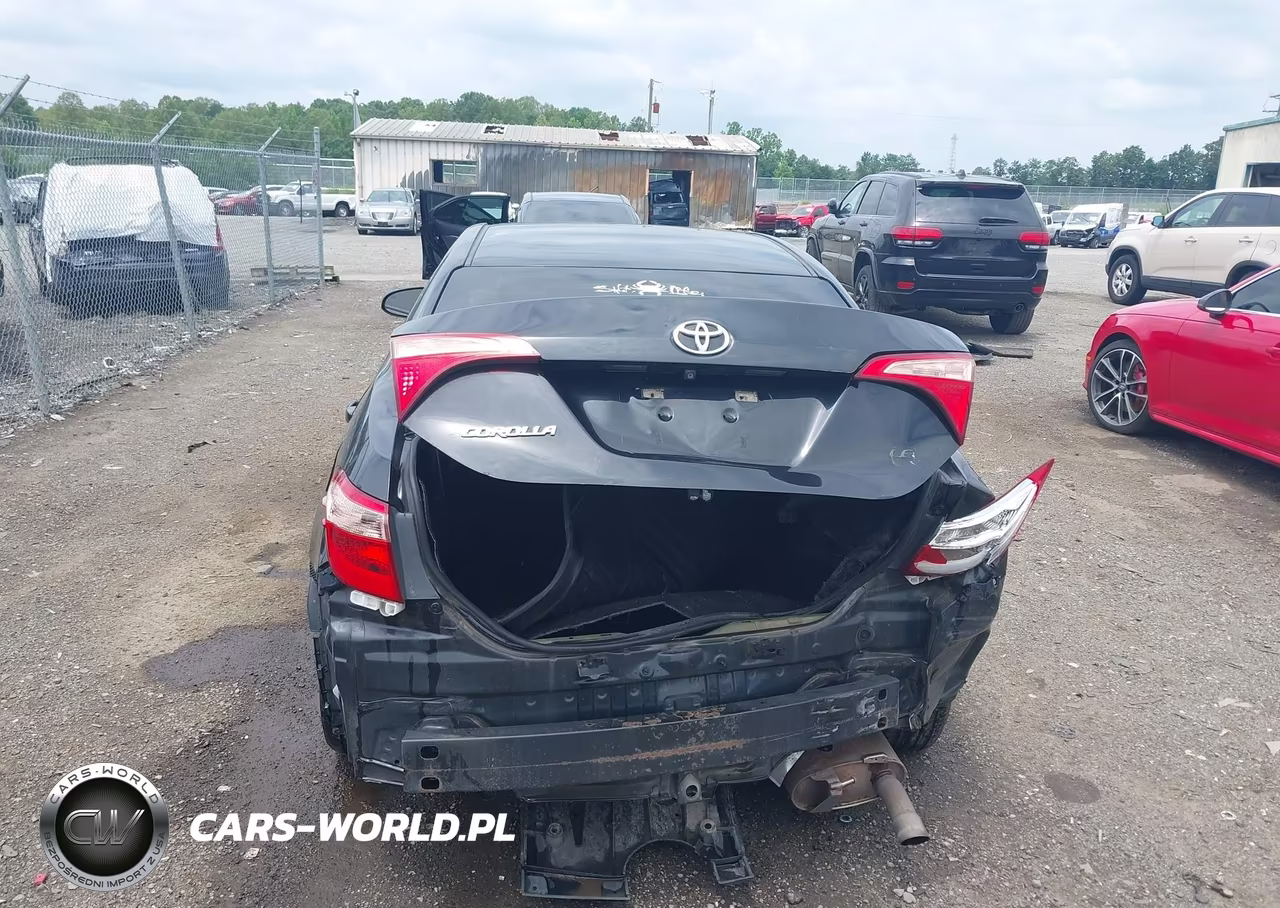2018 Toyota Corolla Le VIN:5YFBURHE4JP839089 - 6