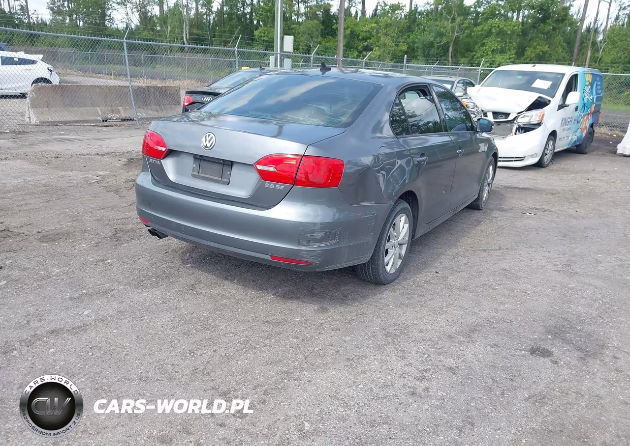 2011 Volkswagen Jetta 2.5L Se VIN:3VWDX7AJ3BM367078 - 4