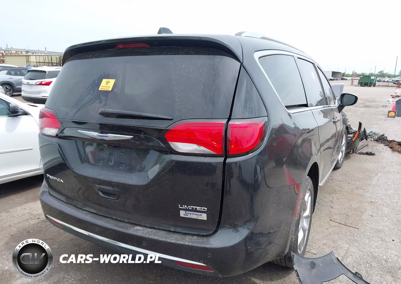 2018 Chrysler Pacifica Limited VIN:2C4RC1GG0JR226179 - 4