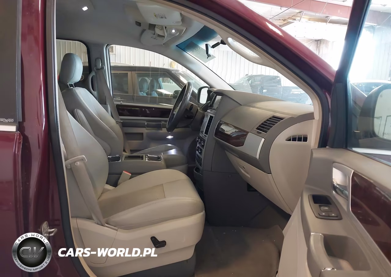2009 Chrysler Town & Country Touring VIN:2A8HR54199R675737 - 5