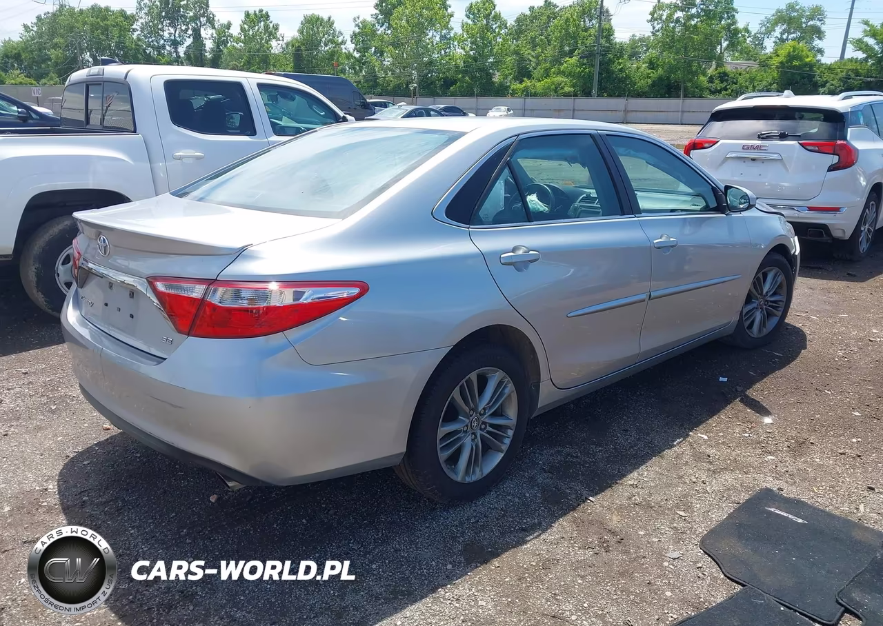 2017 Toyota Camry Se VIN:4T1BF1FK4HU303787 - 4