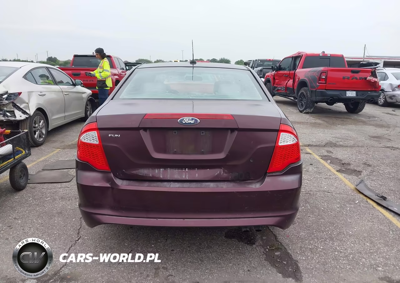 2011 Ford Fusion S VIN:3FAHP0GA0BR226819 - 16