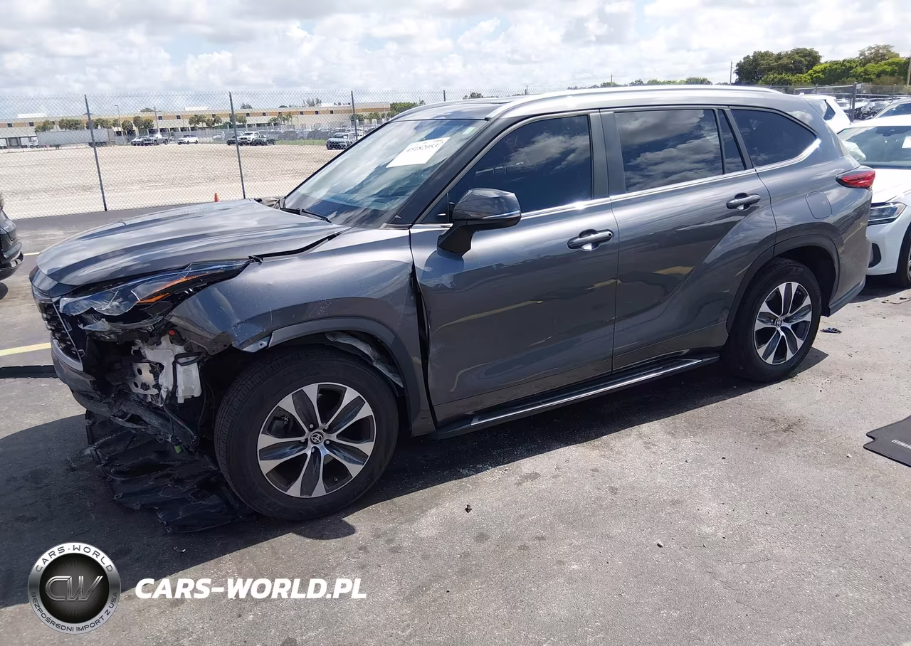 2023 Toyota Highlander Xle VIN:5TDKDRAH9PS039019 - 2