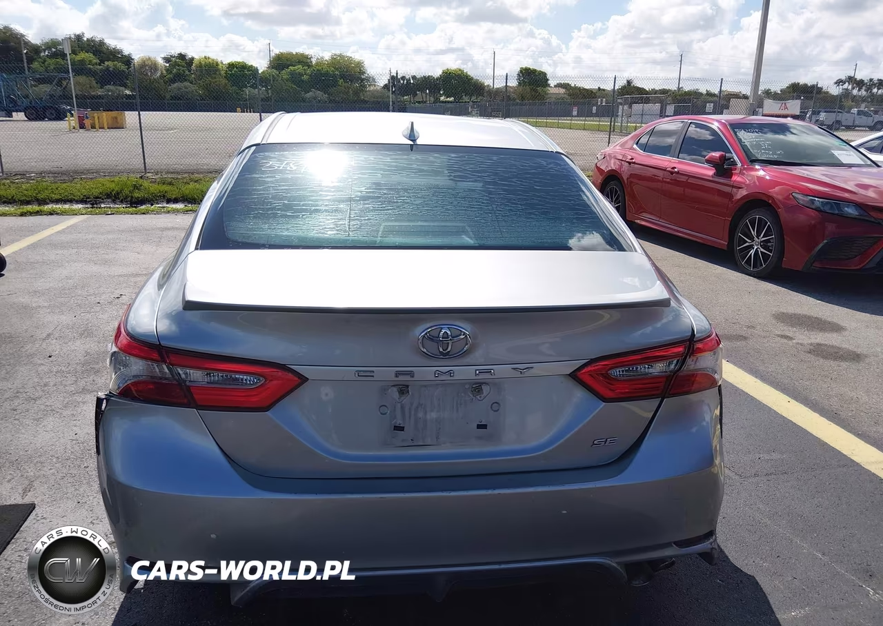 2019 Toyota Camry Se VIN:4T1B11HK8KU163181 - 17