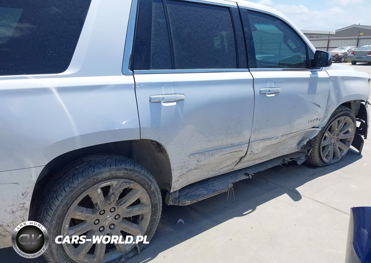 2019 Chevrolet Tahoe Premier VIN:1GNSCCKC1KR316344 - 17